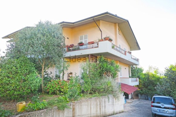 casa indipendente in vendita a Villafranca in Lunigiana
