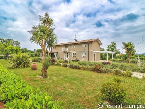 casa indipendente a Villafranca in Lunigiana in zona Malgrate Lunigiana
