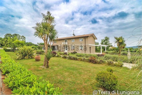 casa indipendente a Villafranca in Lunigiana in zona Malgrate Lunigiana