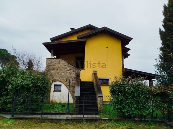 casa indipendente in vendita a Villafranca in Lunigiana