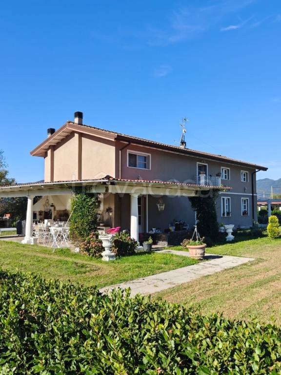 casa indipendente in vendita a Villafranca in Lunigiana