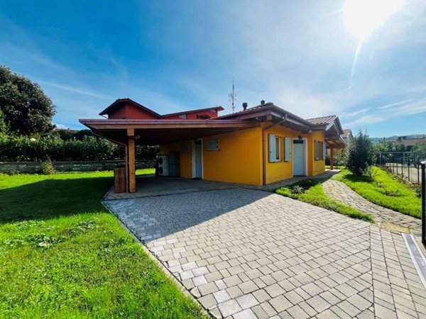 casa indipendente in vendita a Villafranca in Lunigiana