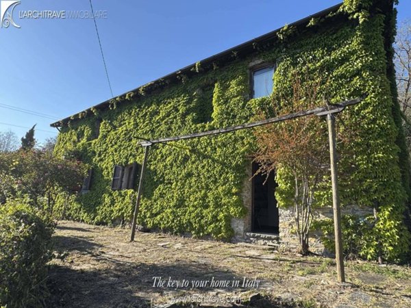 casa indipendente in vendita a Villafranca in Lunigiana in zona Filetto