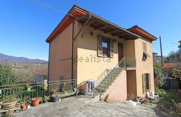 casa indipendente in vendita a Villafranca in Lunigiana