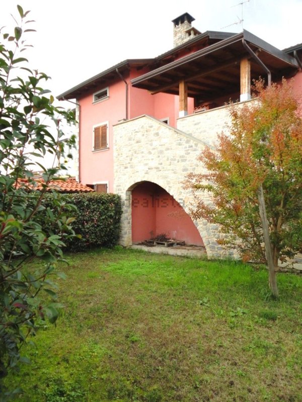 casa indipendente in vendita a Villafranca in Lunigiana