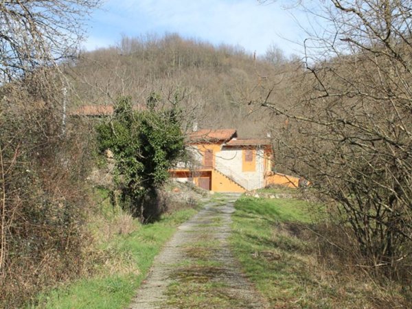 casa indipendente in vendita a Villafranca in Lunigiana
