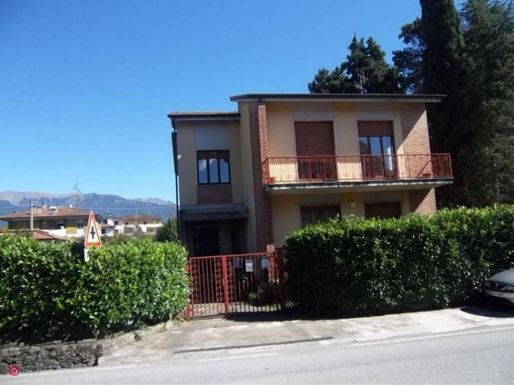 casa indipendente in vendita a Villafranca in Lunigiana