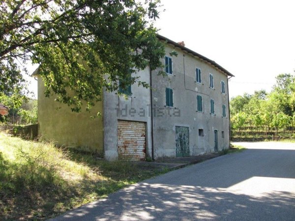 casa indipendente in vendita a Villafranca in Lunigiana in zona Fornoli