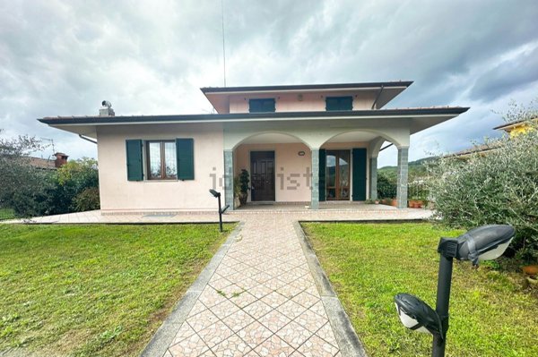 casa indipendente in vendita a Villafranca in Lunigiana in zona Mocrone