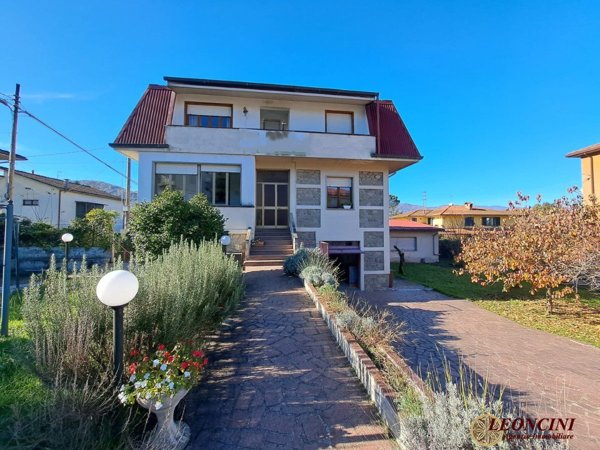 casa indipendente a Villafranca in Lunigiana in zona Villafranca Centro
