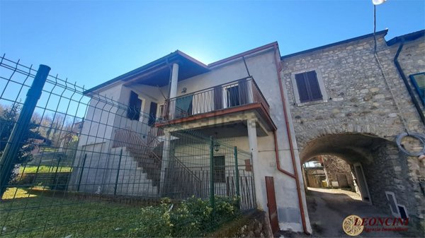 casa indipendente in vendita a Villafranca in Lunigiana in zona Mocrone