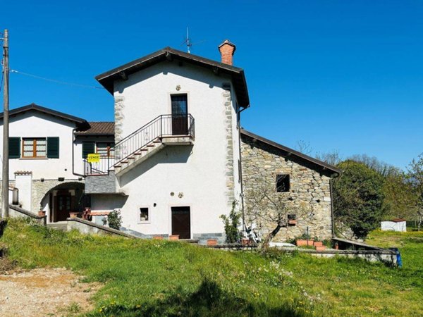 casa indipendente in vendita a Villafranca in Lunigiana