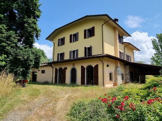 casa indipendente in vendita a Villafranca in Lunigiana