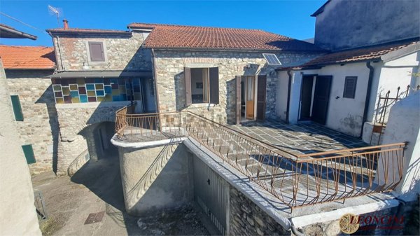 pentavano in vendita a Villafranca in Lunigiana