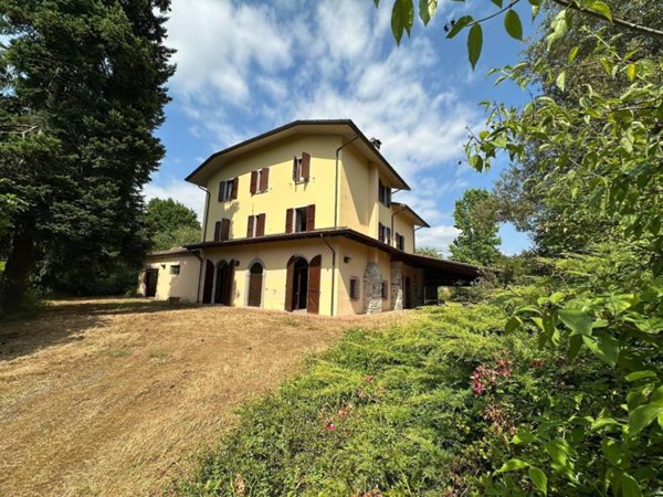 casa indipendente in vendita a Villafranca in Lunigiana