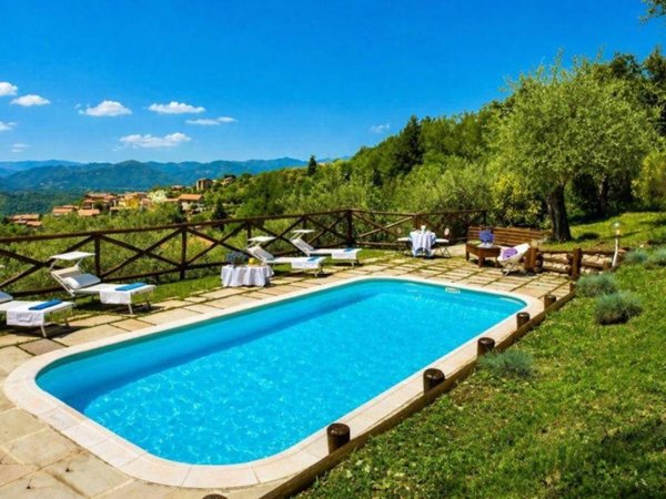 casa indipendente in vendita a Villafranca in Lunigiana in zona Virgoletta