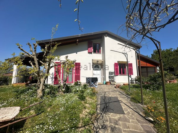 casa indipendente in vendita a Villafranca in Lunigiana