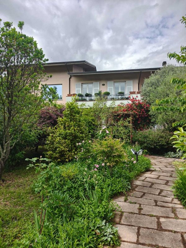 casa indipendente in vendita a Villafranca in Lunigiana