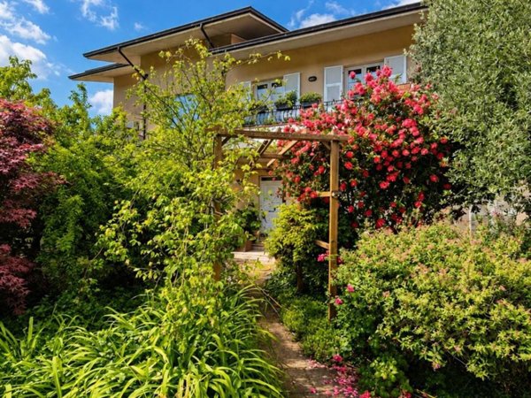 casa indipendente in vendita a Villafranca in Lunigiana