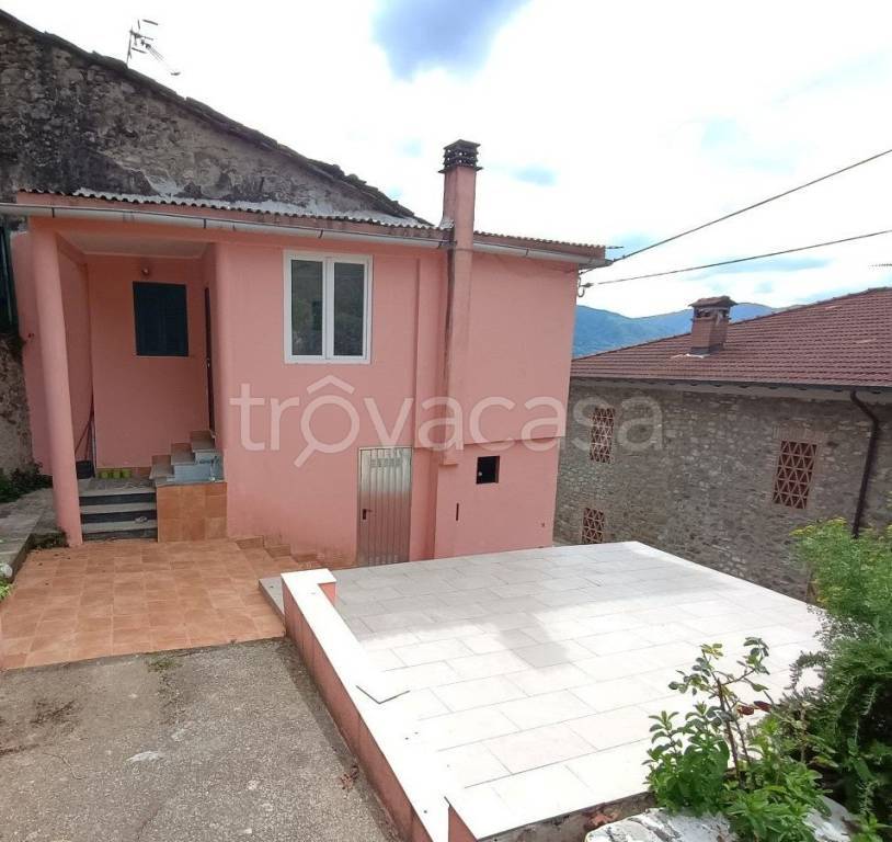 appartamento in vendita a Villafranca in Lunigiana in zona Malgrate Lunigiana