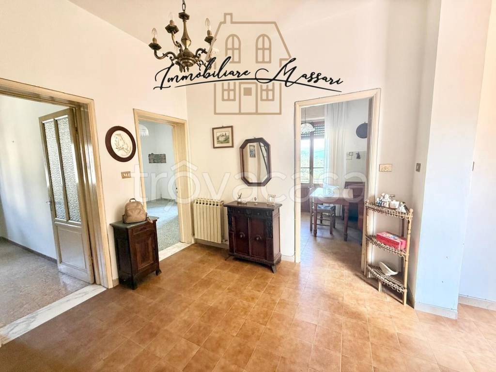 casa indipendente in vendita a Villafranca in Lunigiana in zona Fornoli