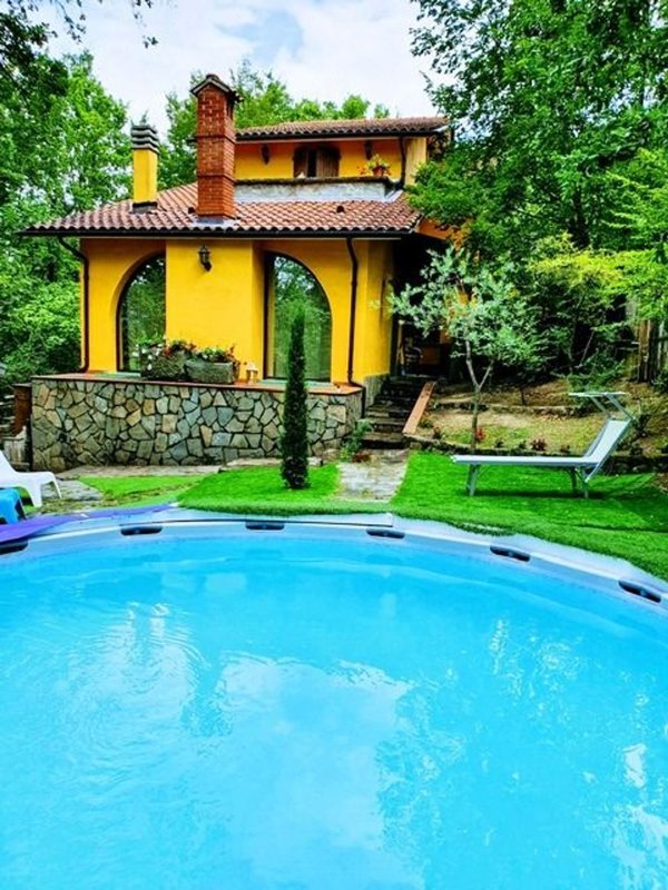 casa indipendente in vendita a Villafranca in Lunigiana in zona Irola