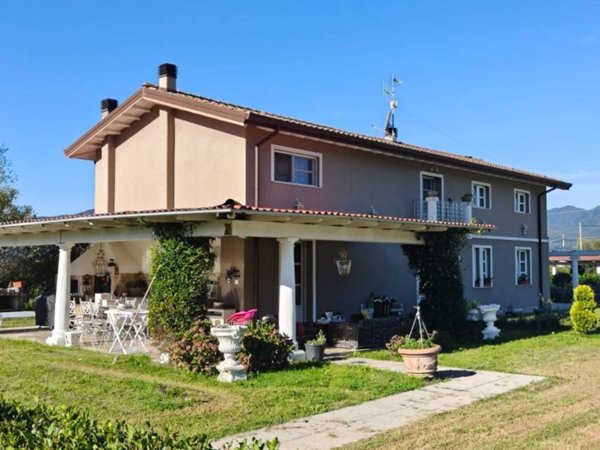 casa indipendente in vendita a Villafranca in Lunigiana