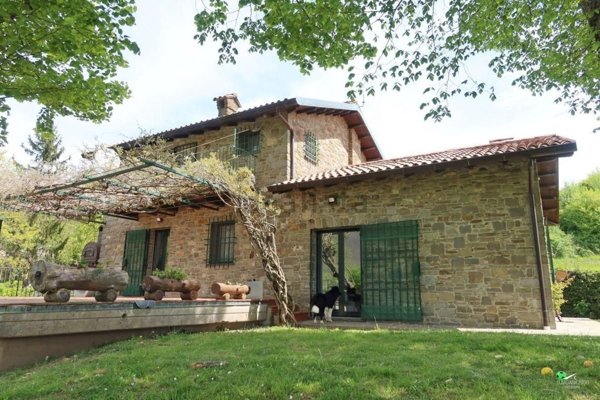 casa indipendente in vendita a Villafranca in Lunigiana