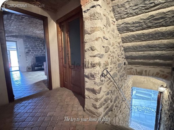 casa indipendente in vendita a Villafranca in Lunigiana