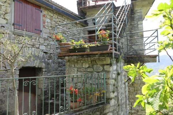 casa indipendente in vendita a Villafranca in Lunigiana in zona Irola