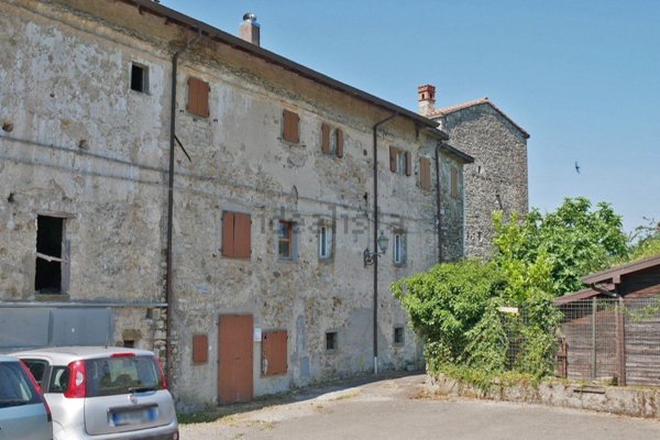 appartamento in vendita a Villafranca in Lunigiana in zona Irola