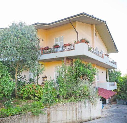 casa indipendente in vendita a Villafranca in Lunigiana