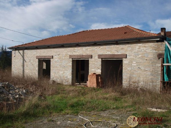 casa indipendente in vendita a Villafranca in Lunigiana