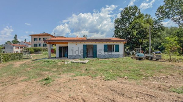 casa indipendente in vendita a Villafranca in Lunigiana in zona Virgoletta