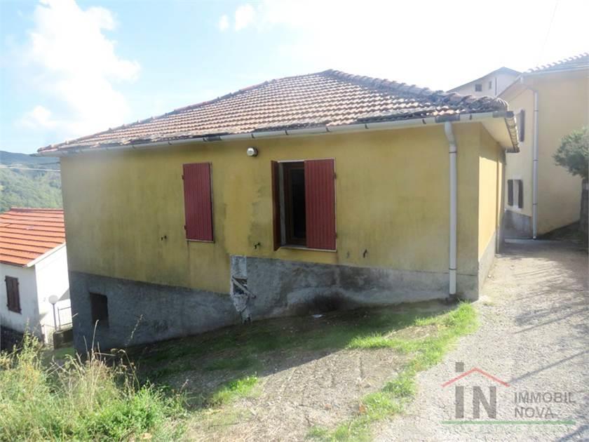 casa indipendente in vendita a Zeri