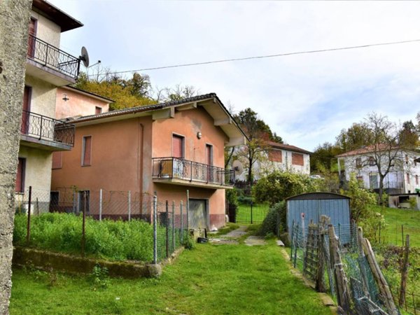 casa indipendente in vendita a Zeri in zona Coloretta