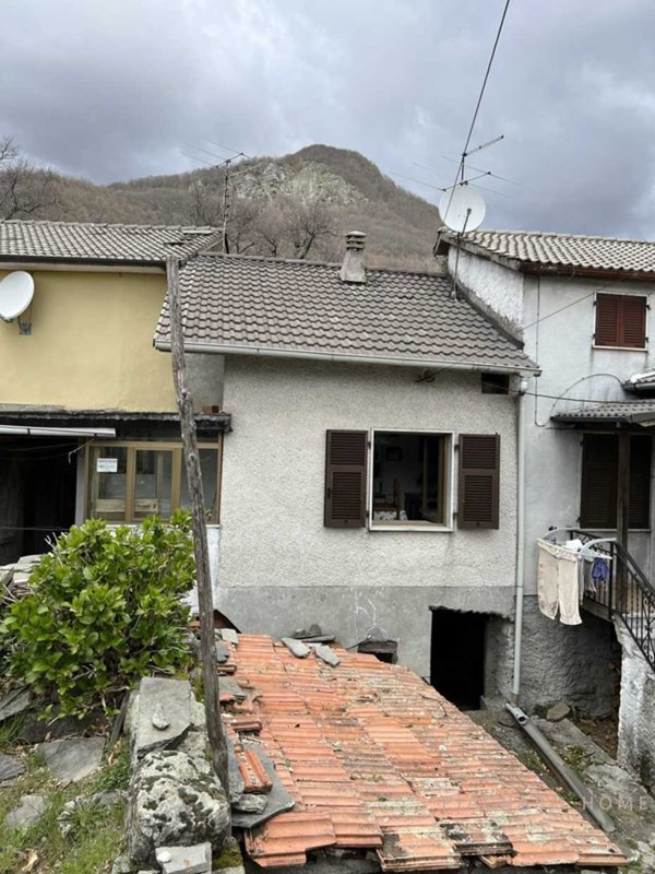 casa indipendente in vendita a Zeri