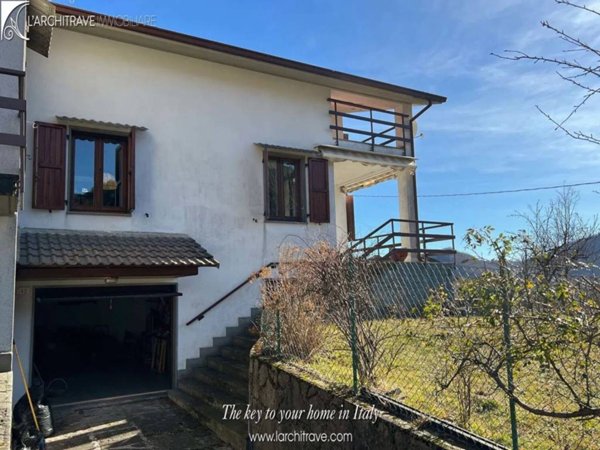 casa indipendente in vendita a Zeri