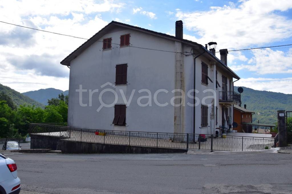 appartamento in vendita a Zeri in zona Patigno