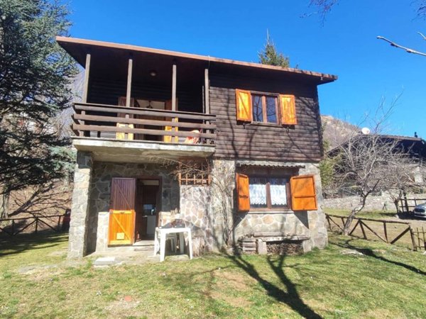 casa indipendente in vendita a Zeri