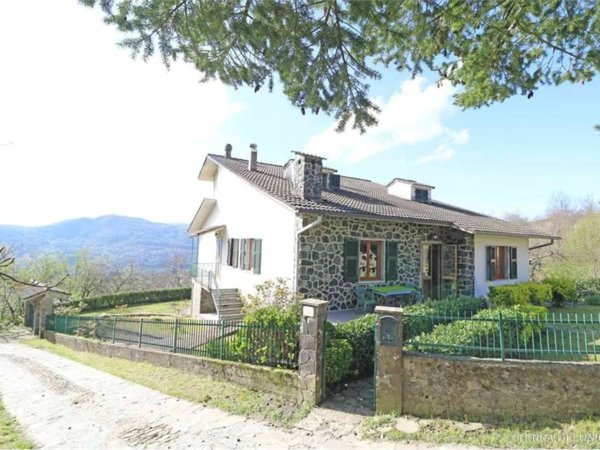 casa indipendente in vendita a Zeri in zona Patigno