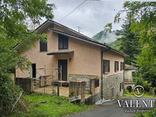 casa indipendente in vendita a Zeri in zona Noce