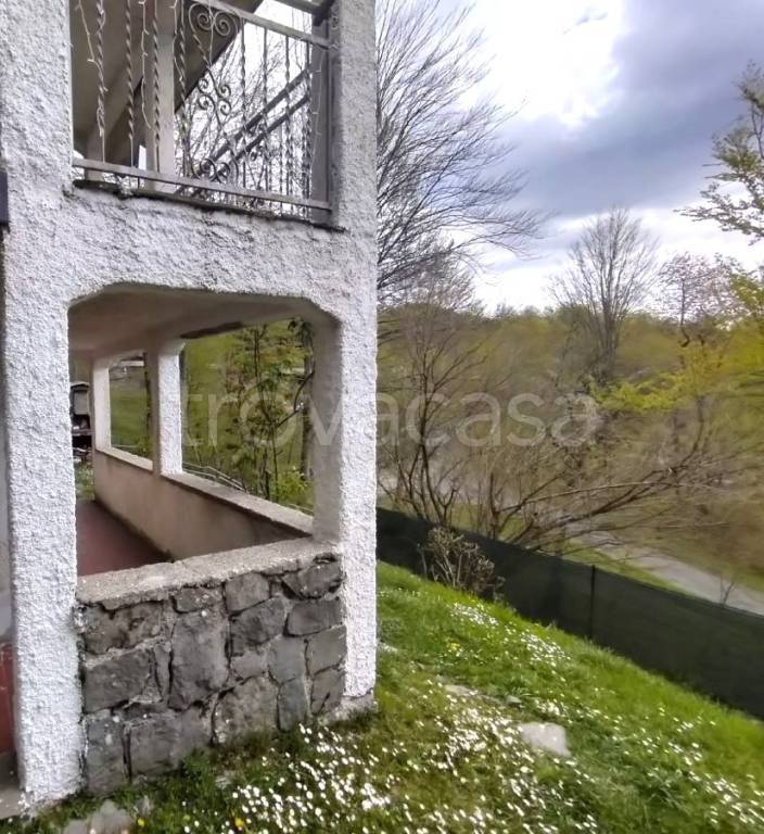 casa indipendente in vendita a Zeri