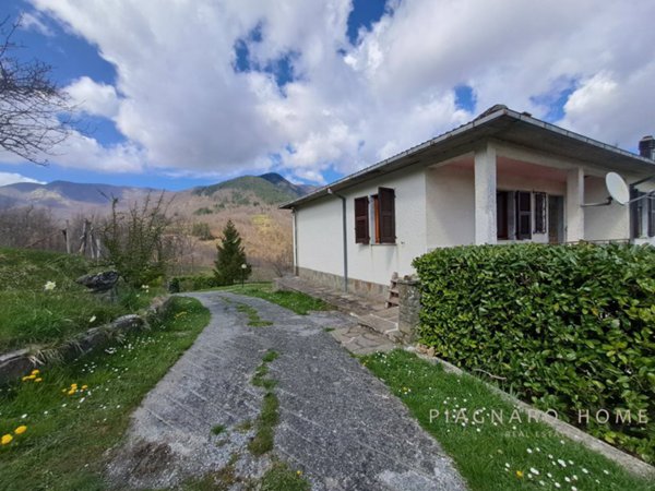 casa indipendente in vendita a Zeri in zona Bergugliara
