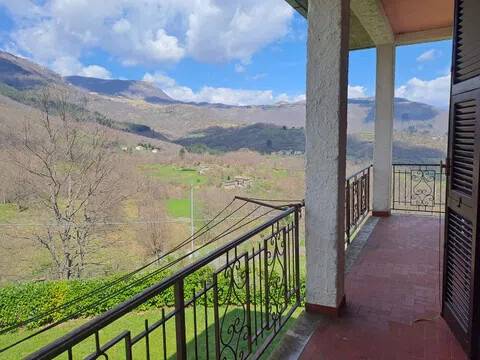 casa indipendente in vendita a Zeri in zona Bergugliara