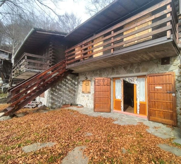 casa indipendente in vendita a Zeri