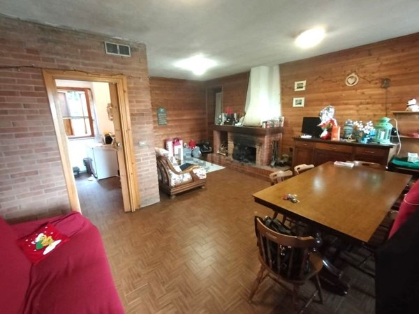 casa indipendente in vendita a Zeri