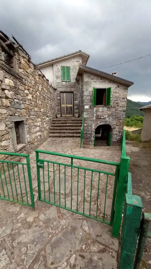 casa indipendente in vendita a Zeri