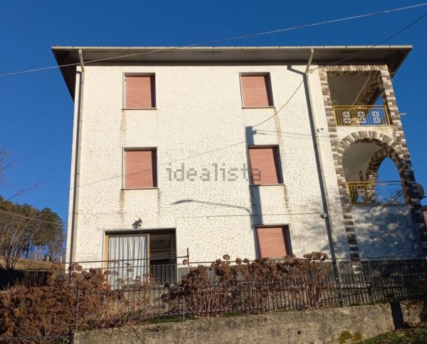 appartamento in vendita a Zeri in zona Adelano