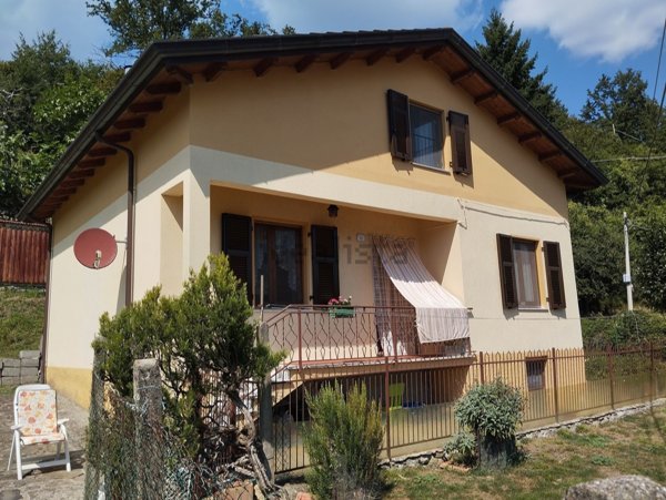casa indipendente in vendita a Zeri